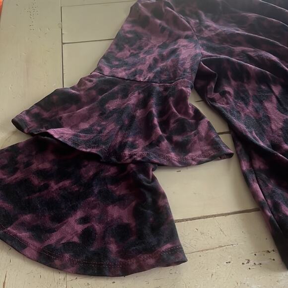 Women’s Shirt Large Purple Leopard Abstract Tier Flutter Sleeve Stretch Lightwt - Picture 4 of 5